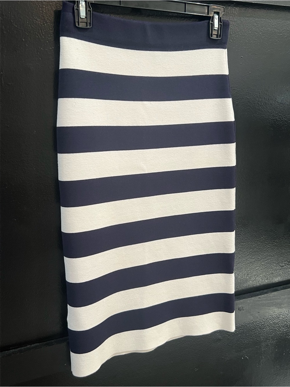 Ann Tyalor Stunning Navy and White Striped Off-Shoulder Two Piece Set - Picture 7 of 8
